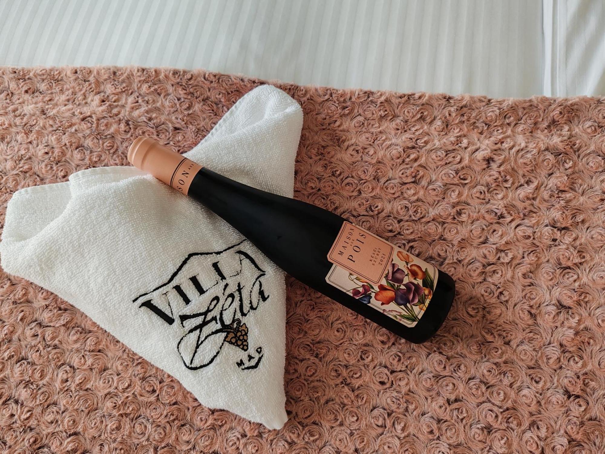 Zeta Wine & *